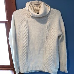 American Eagle Turtleneck